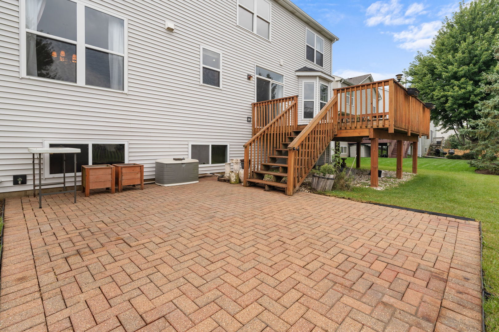 main property photo 19