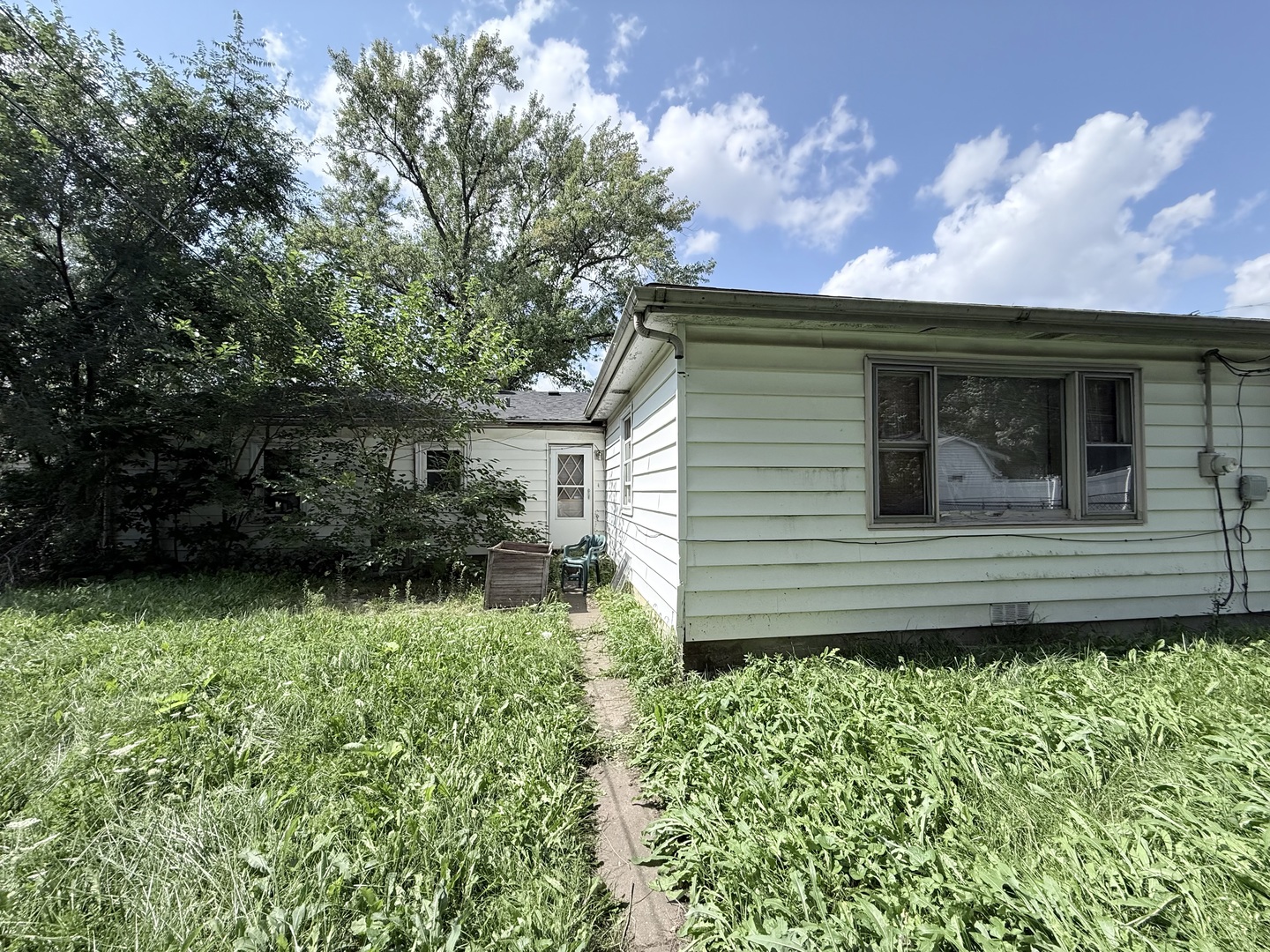 main property photo 23
