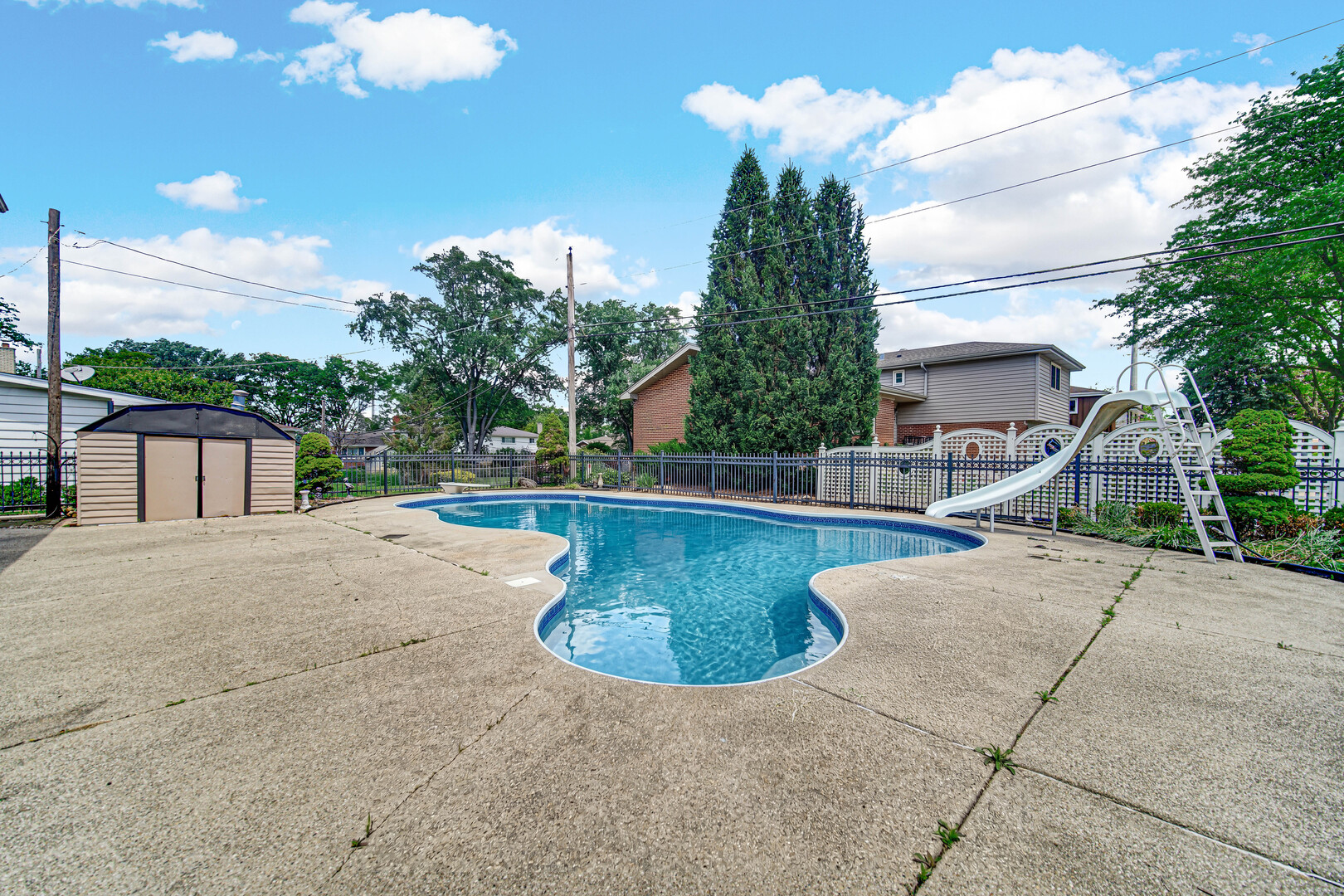 main property photo 19