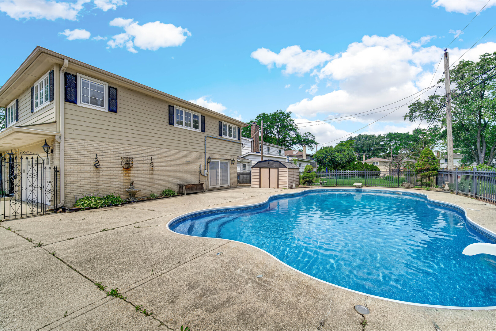 main property photo 20