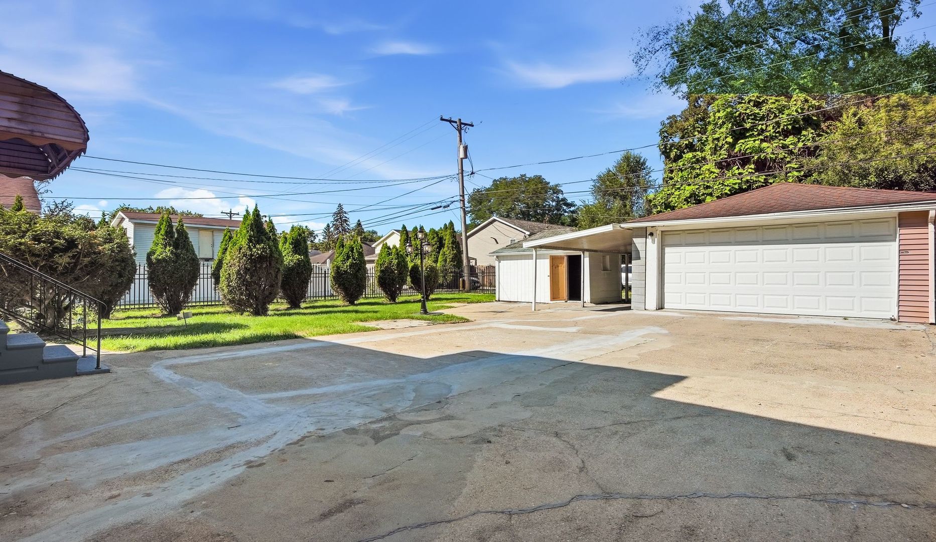 main property photo 23