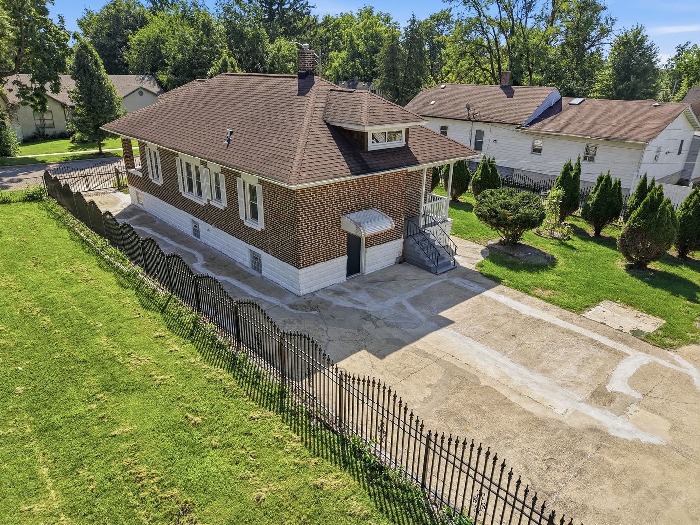 main property photo 26