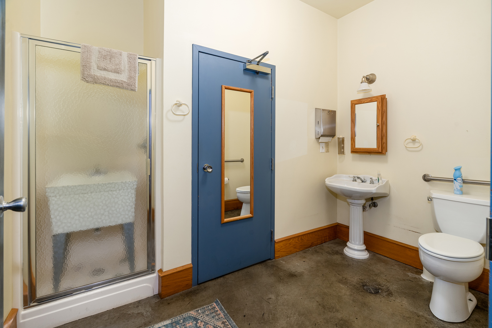 main property photo 15