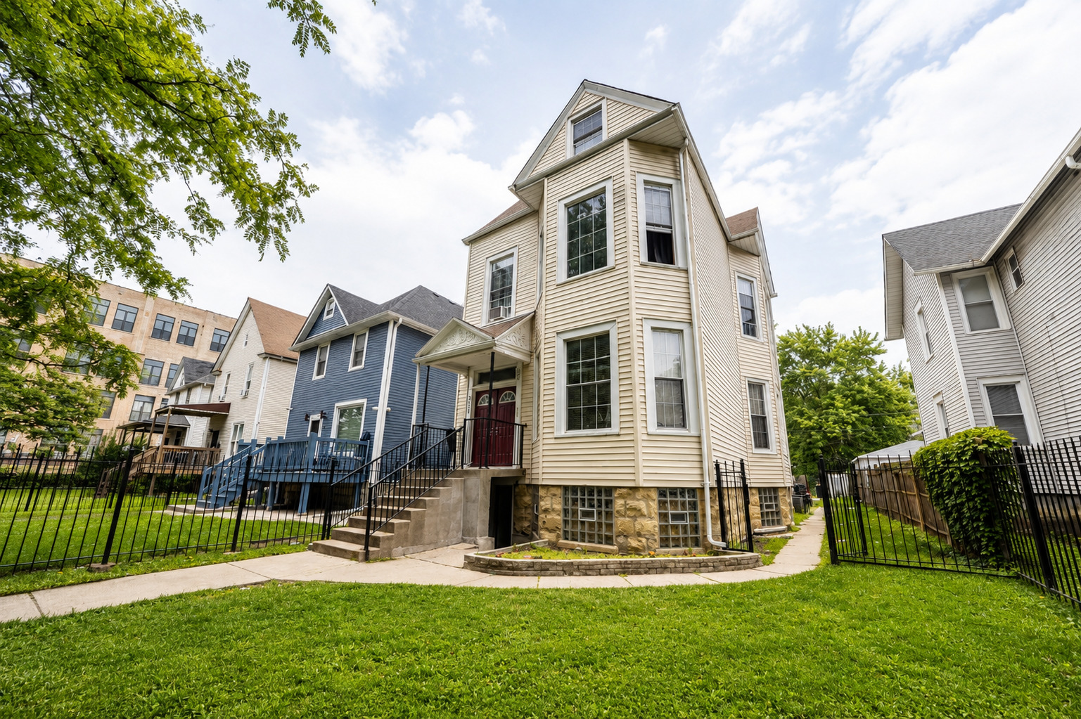 main property photo 1