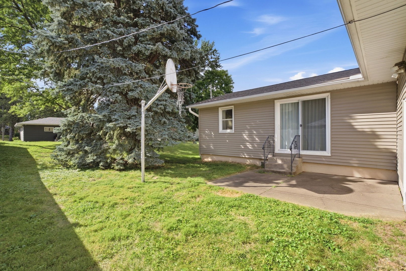 main property photo 22