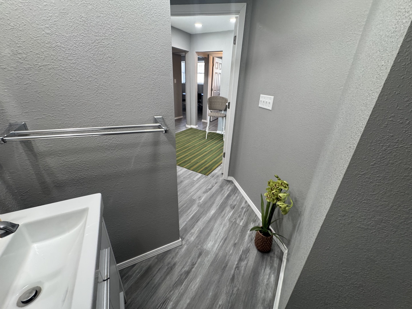 property viewer photo 18