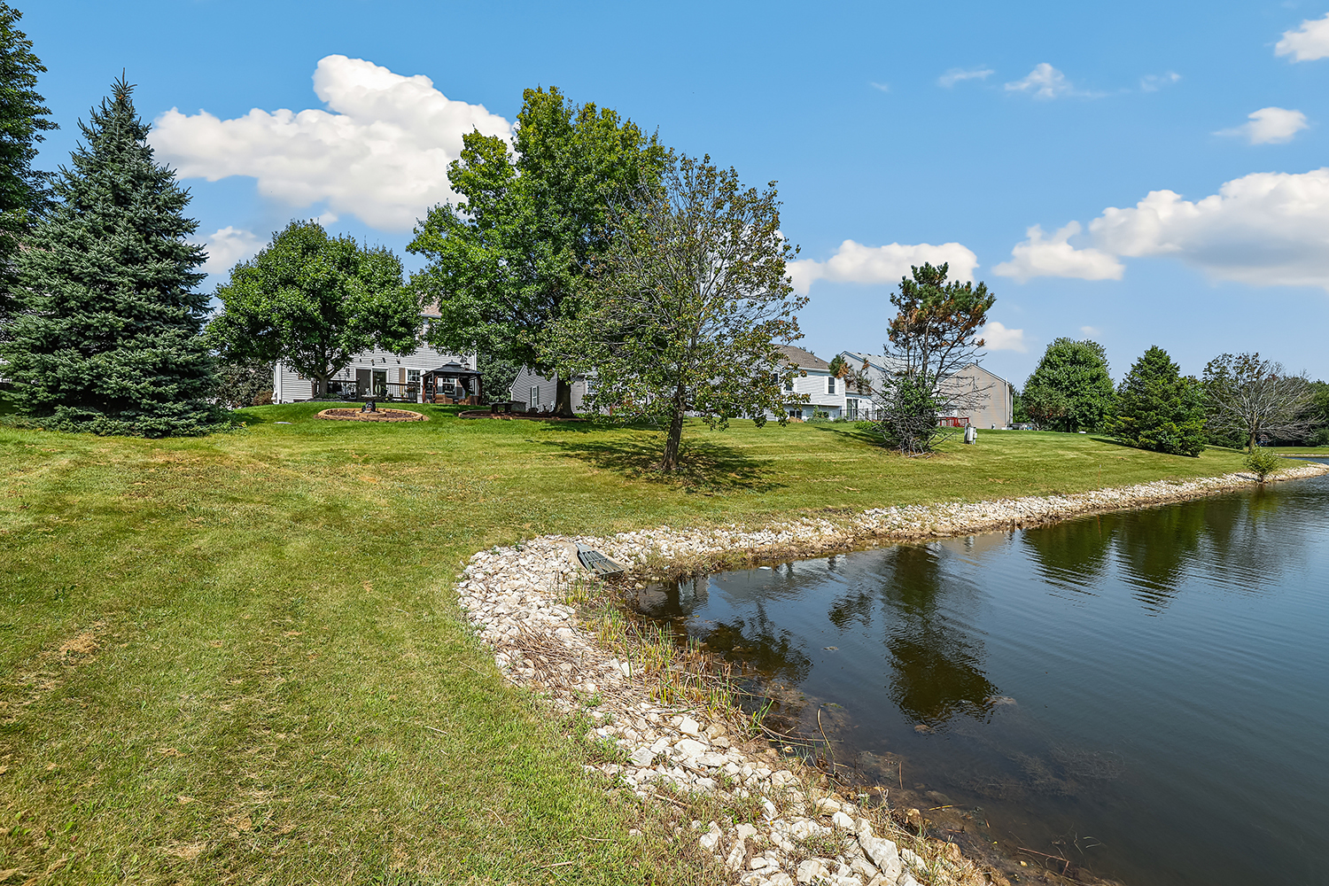 main property photo 37