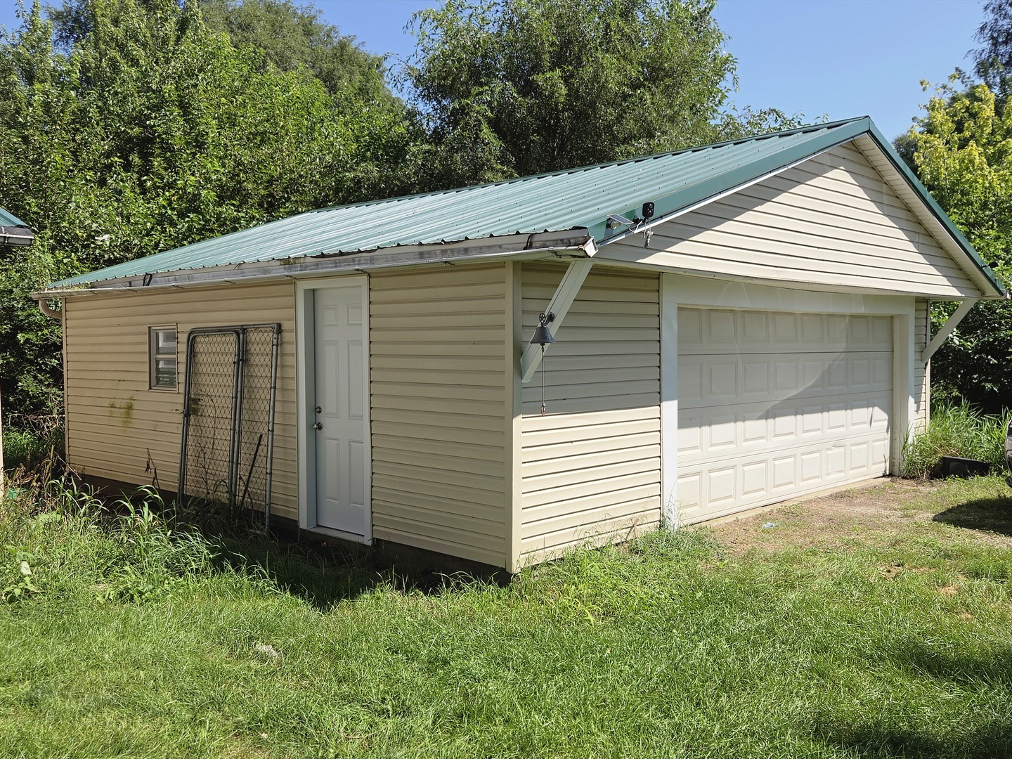 main property photo 15