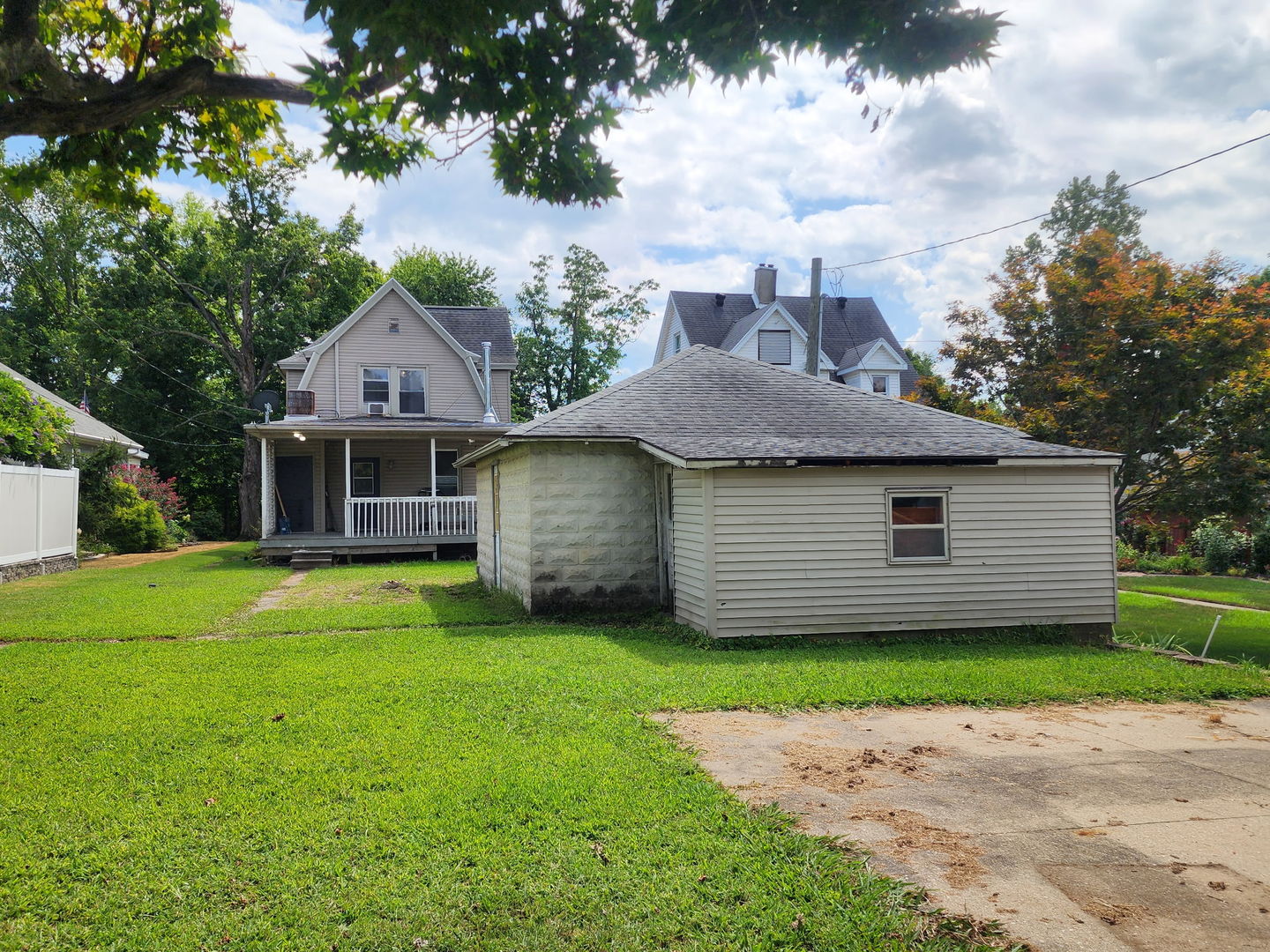 main property photo 18