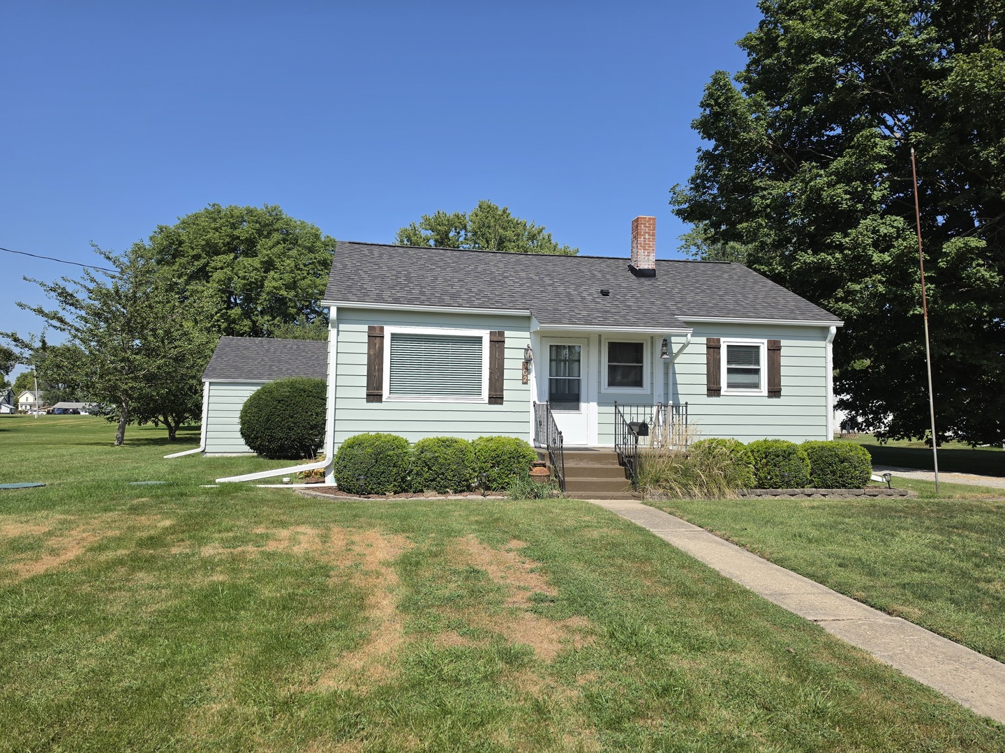 main property photo 9
