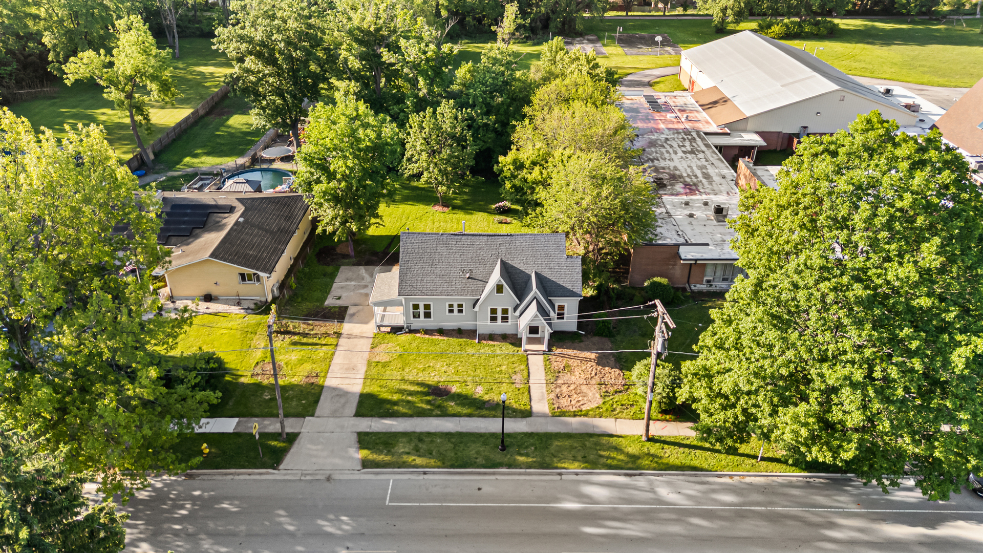 main property photo 7