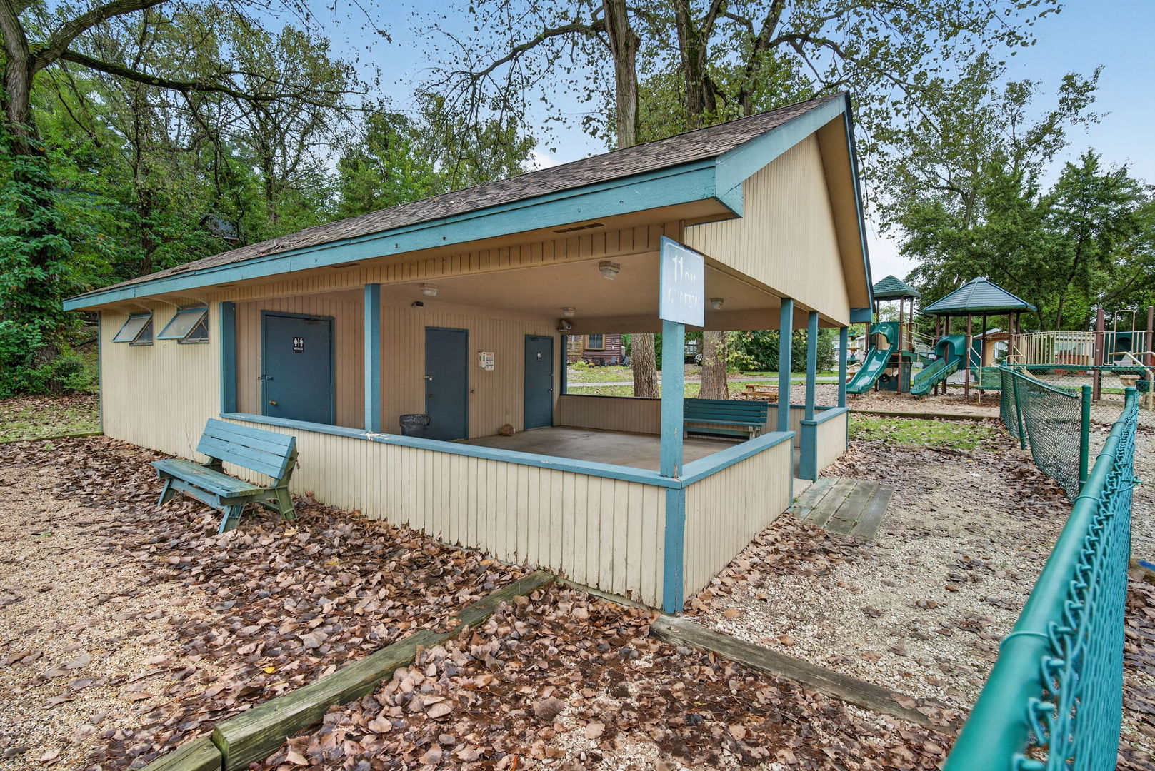 main property photo 31