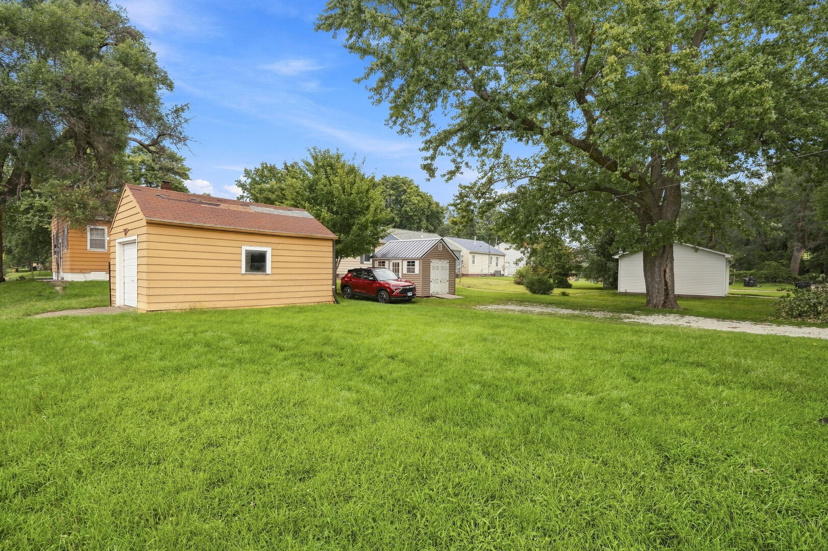 main property photo 23