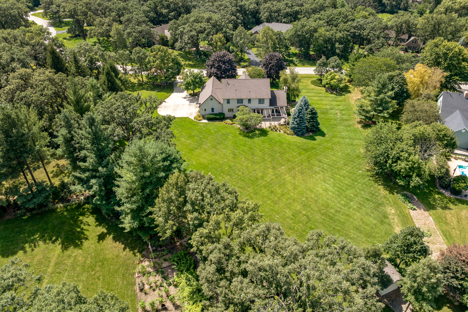 main property photo 30