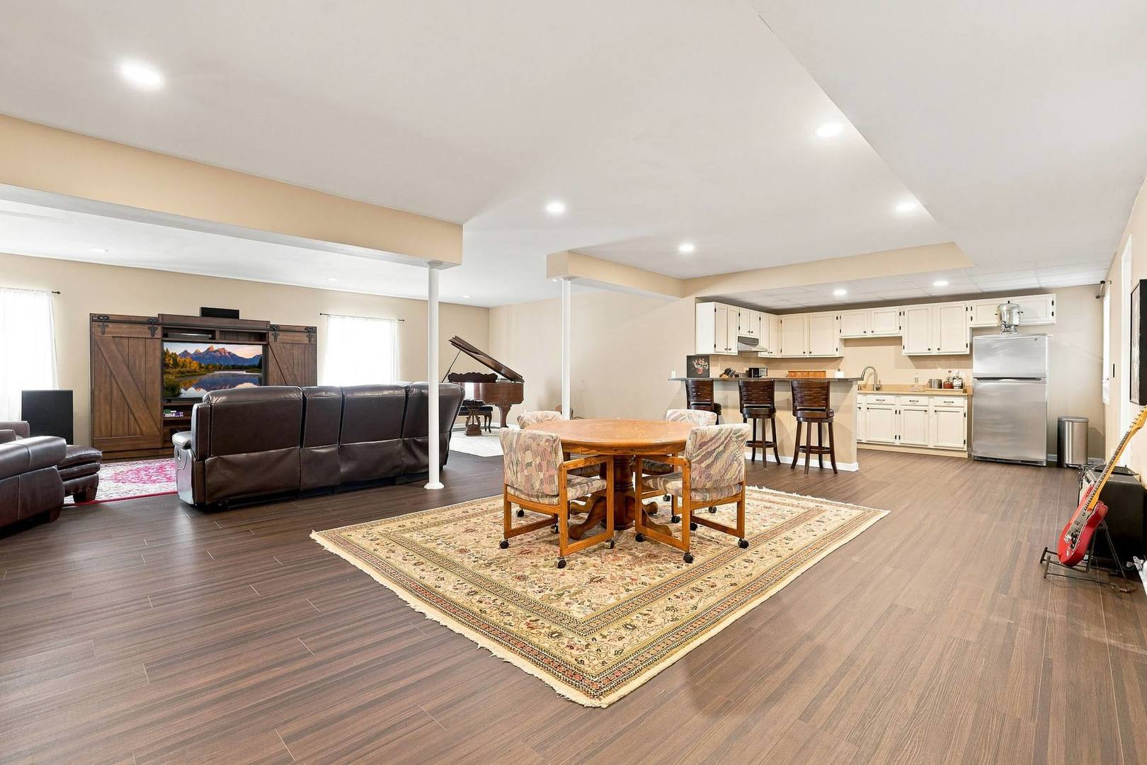 main property photo 23