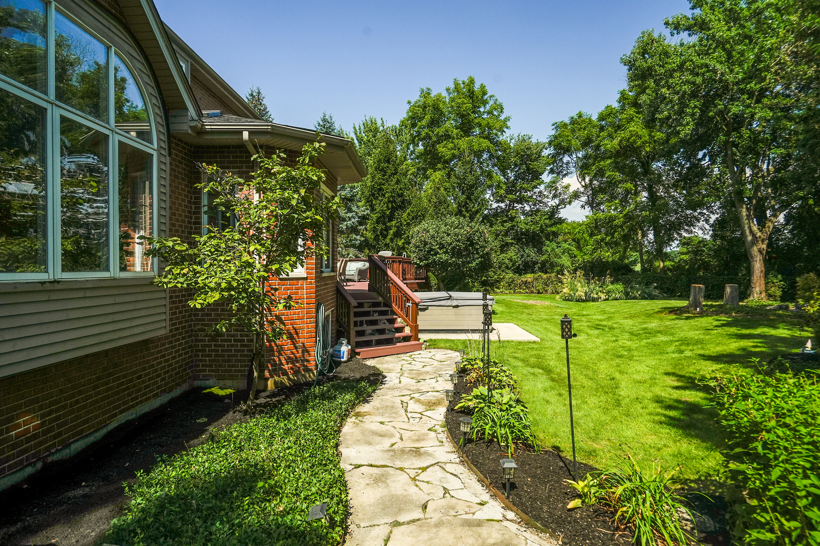 main property photo 30