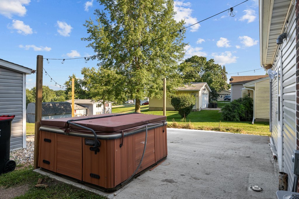 main property photo 9