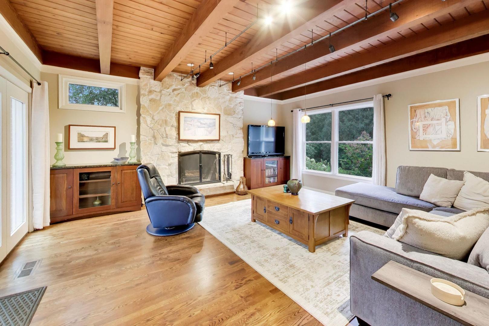 property viewer photo 9