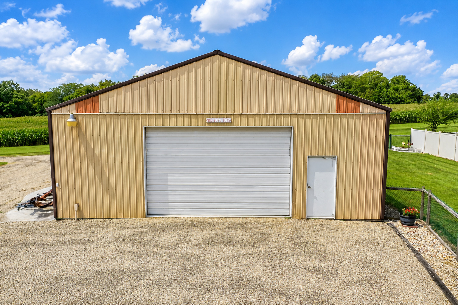 main property photo 5