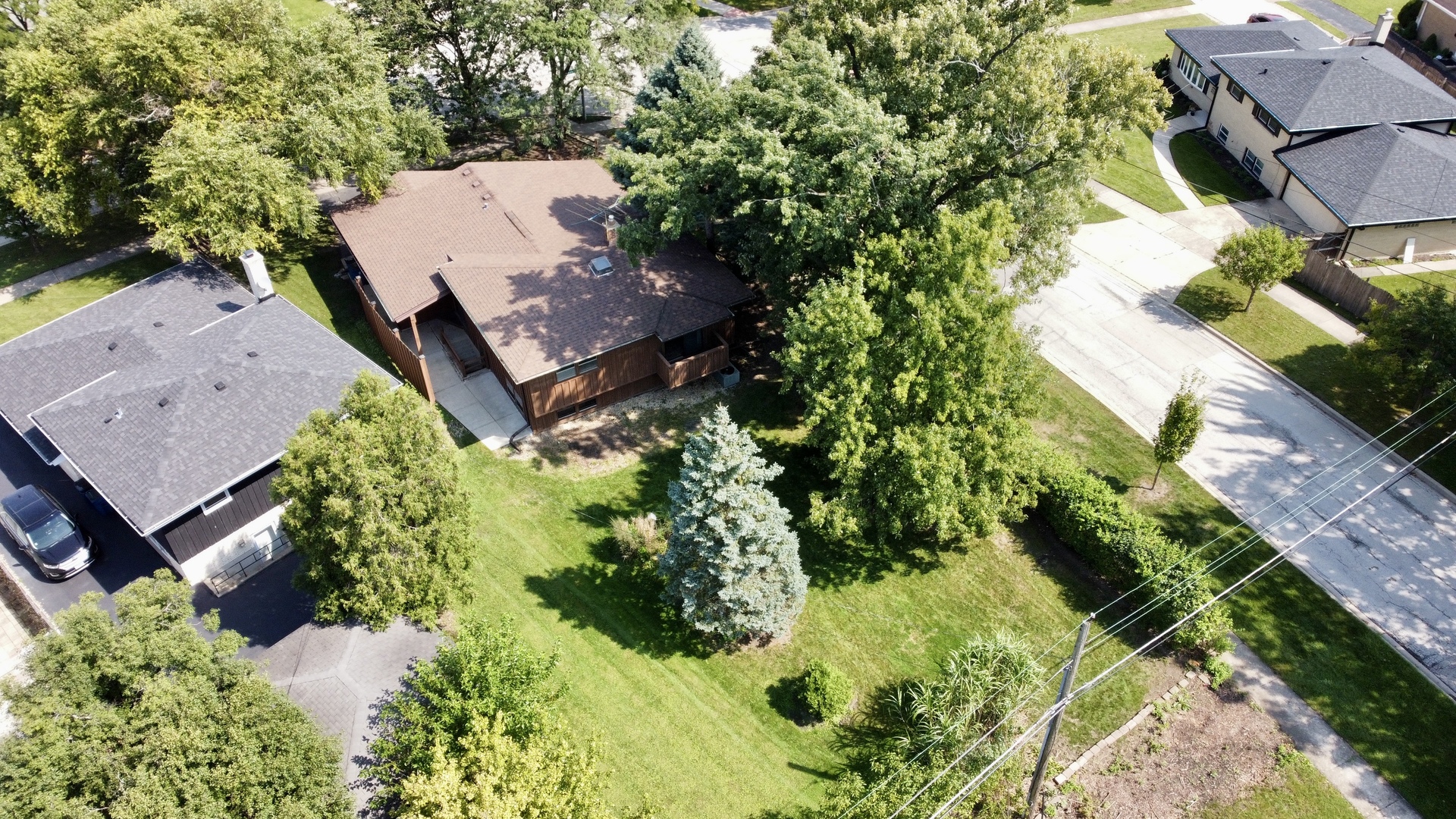 main property photo 28