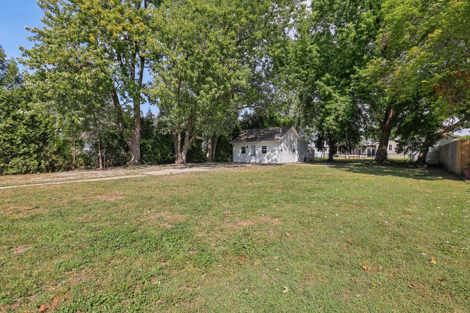 main property photo 5