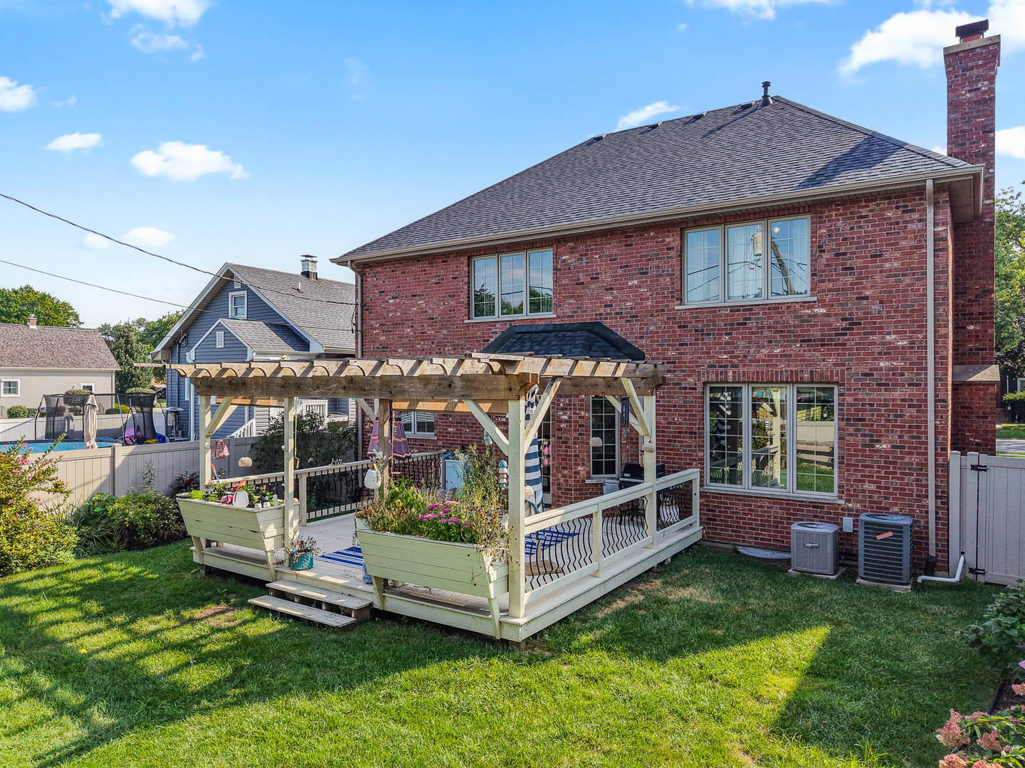 main property photo 25