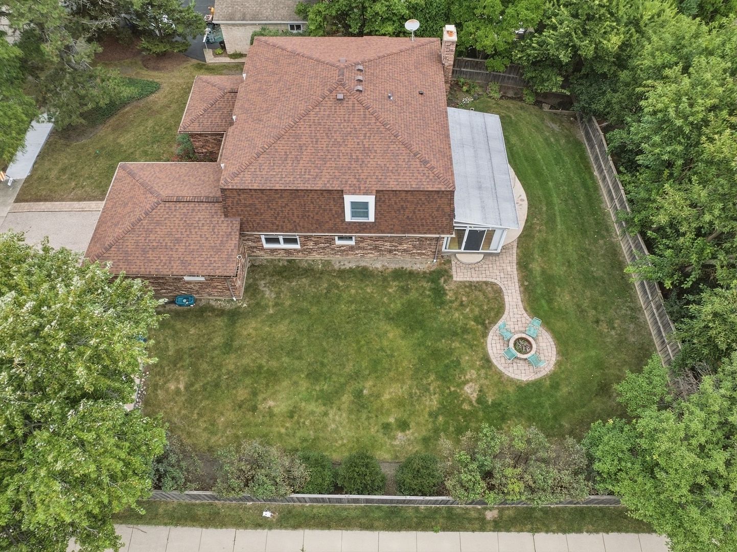 main property photo 28