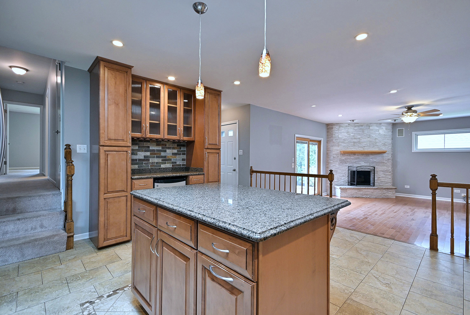 property viewer photo 4