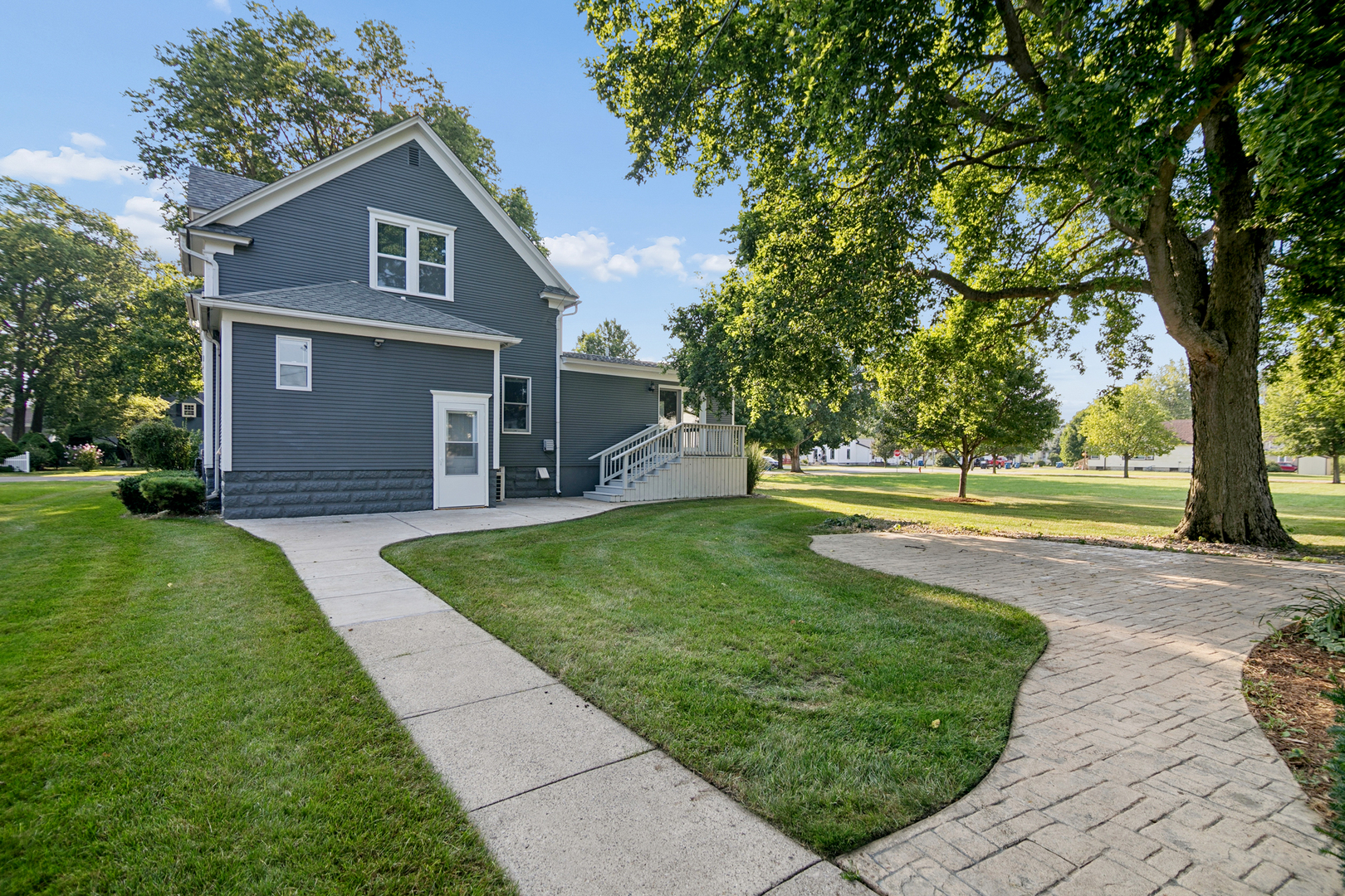 main property photo 26