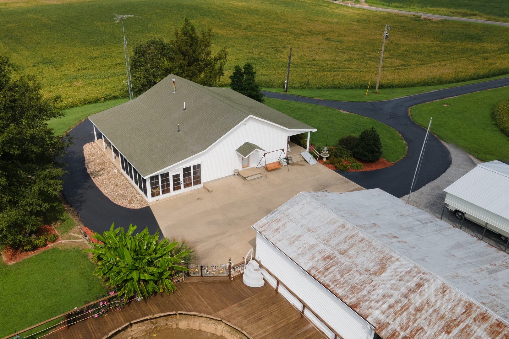main property photo 16