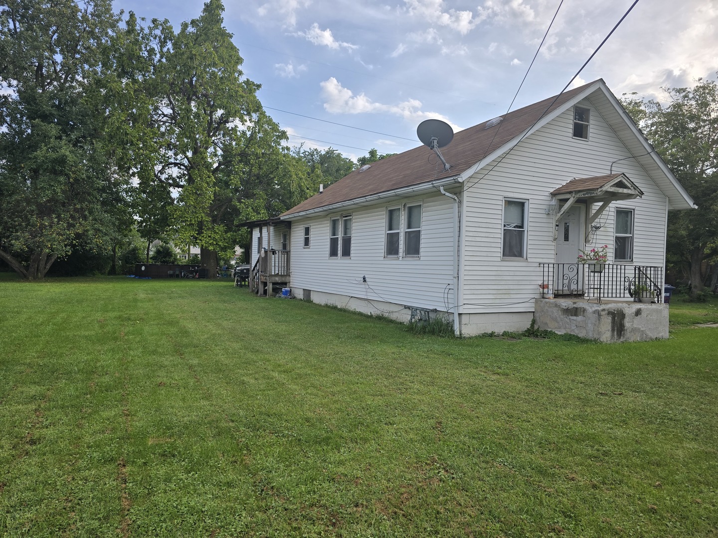 main property photo 12