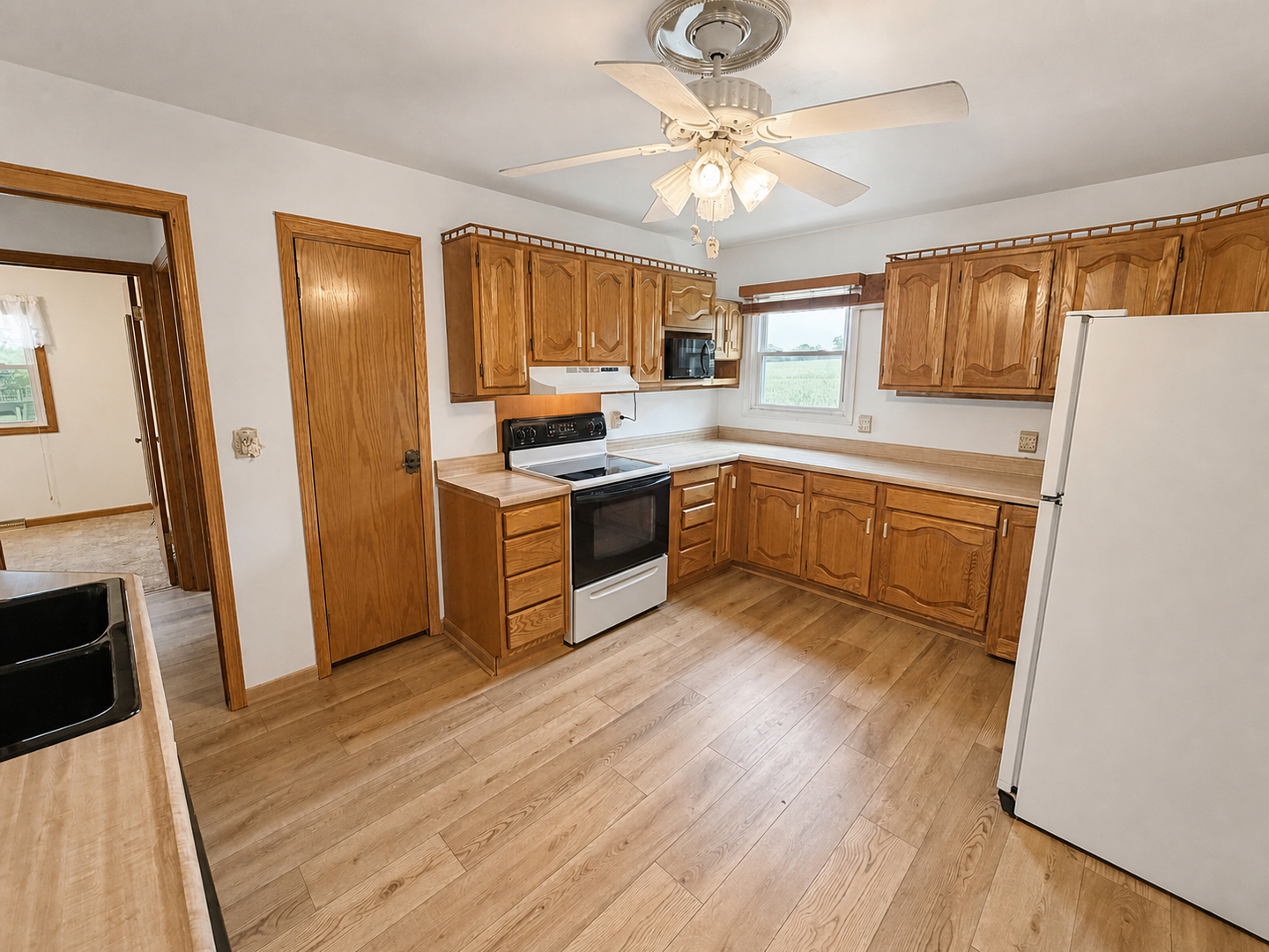 main property photo 16