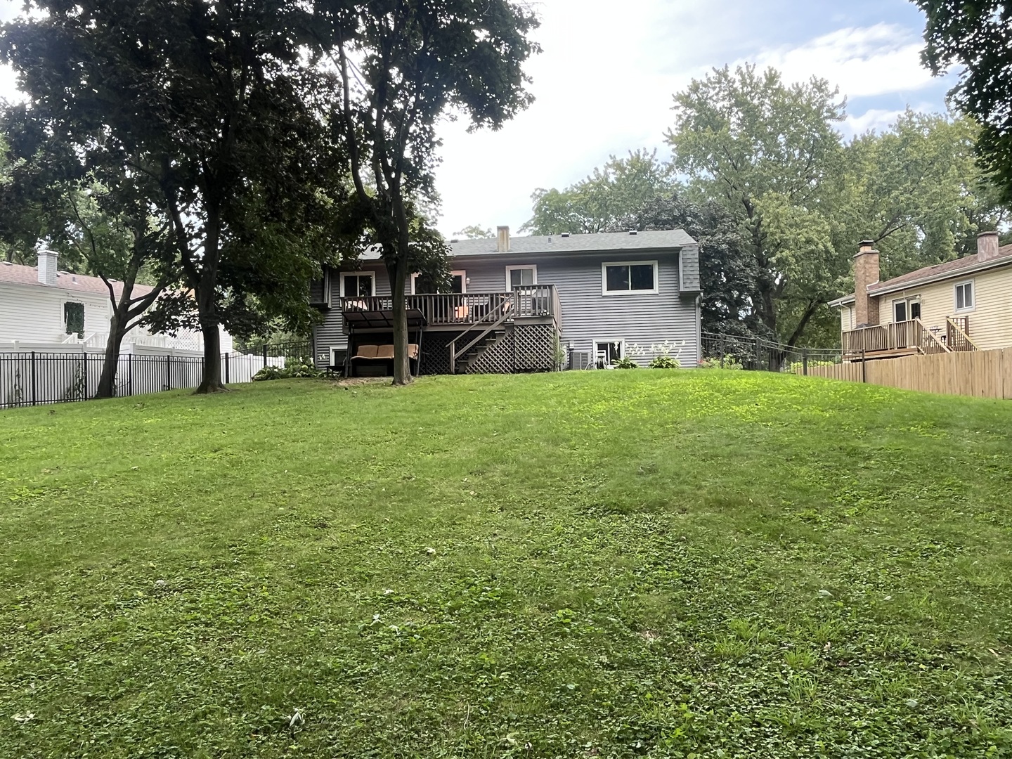 main property photo 28