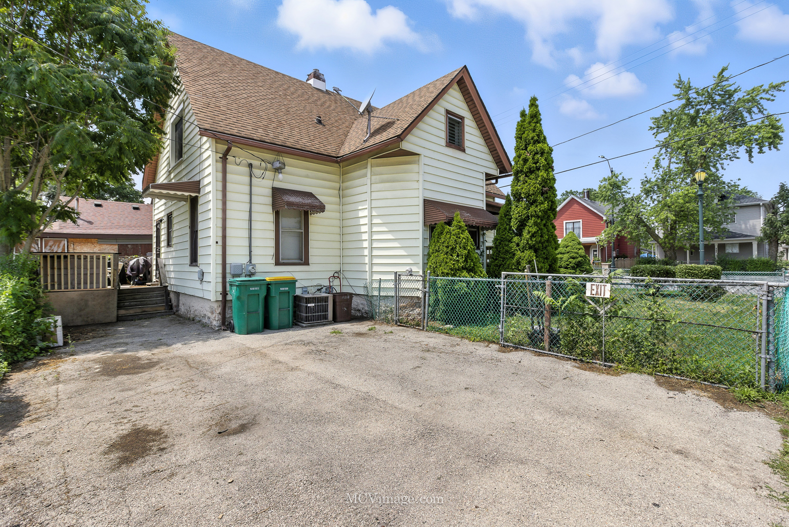main property photo 19