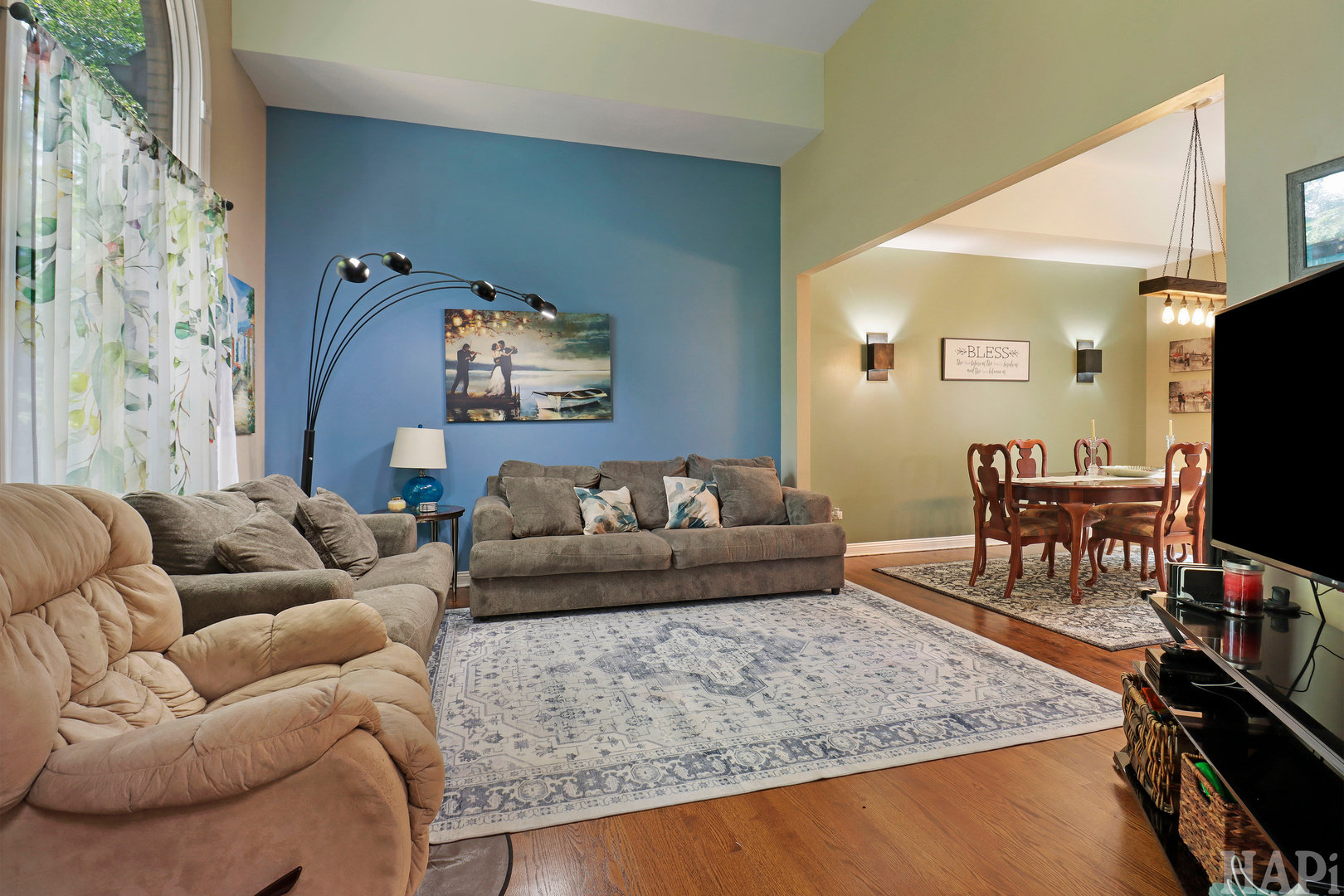 main property photo 5