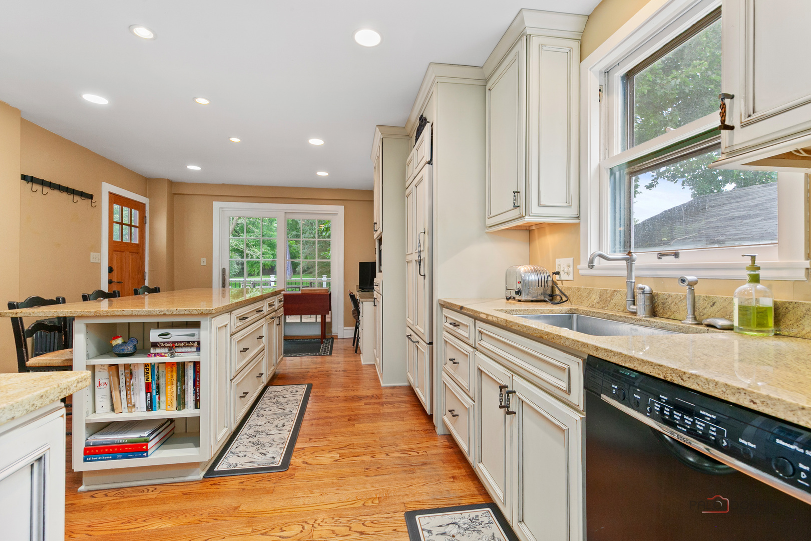 main property photo 16