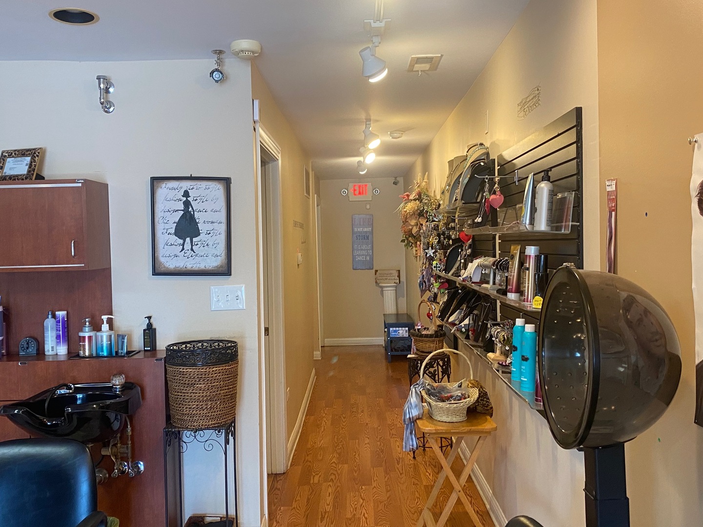 main property photo 9
