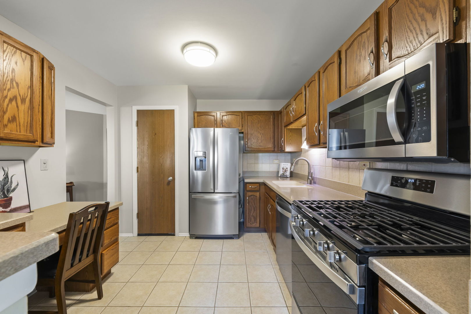 main property photo 9