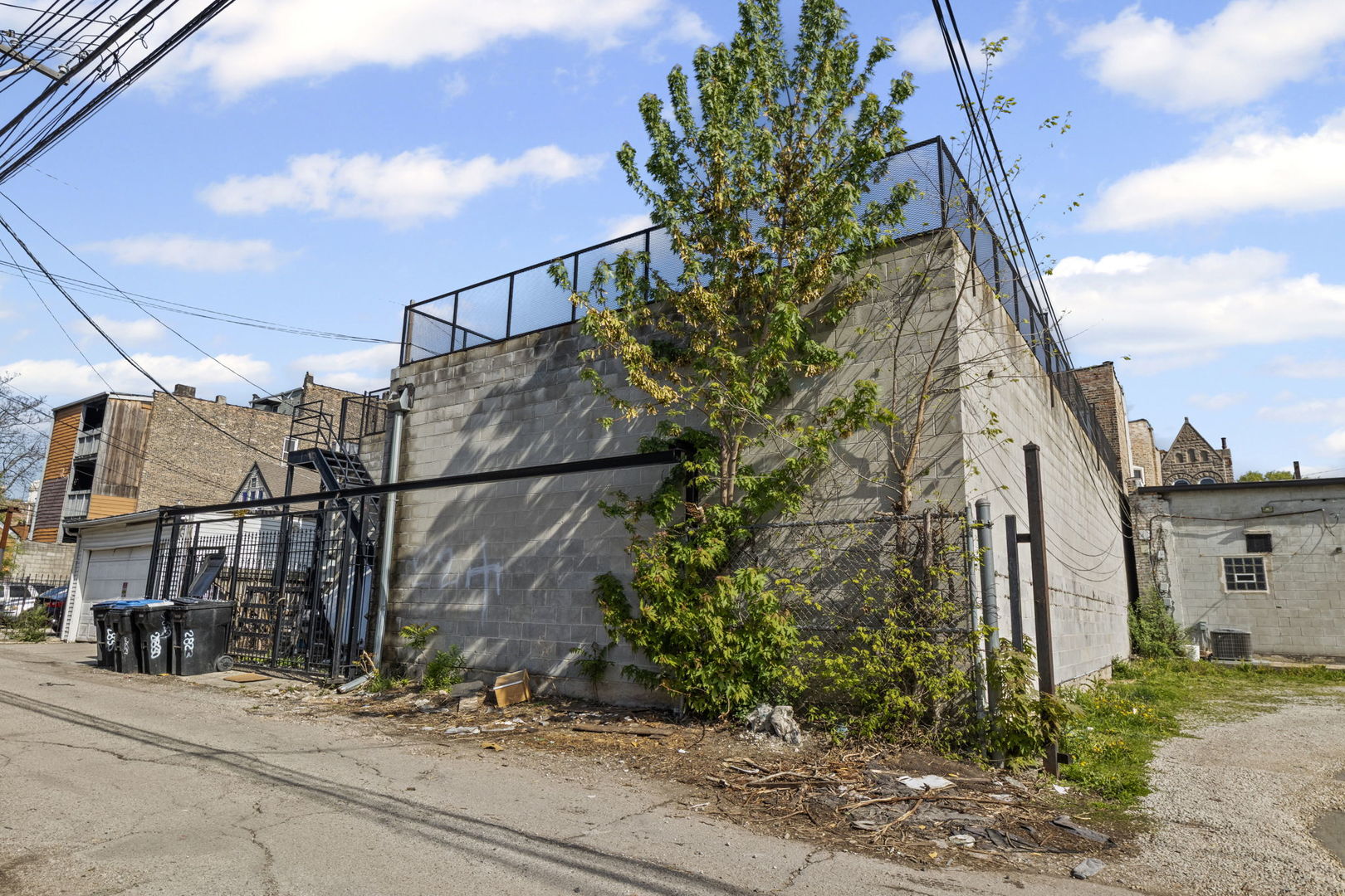 main property photo 17