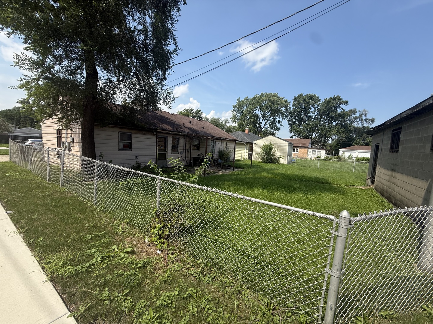 main property photo 10
