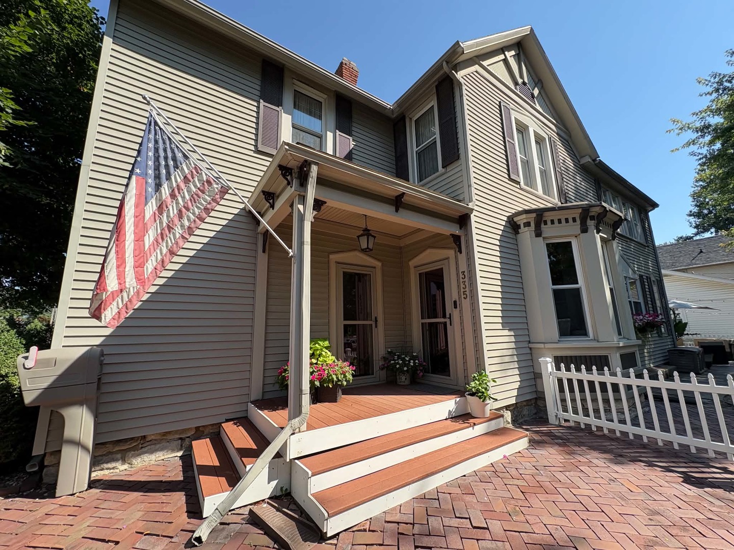 main property photo 8