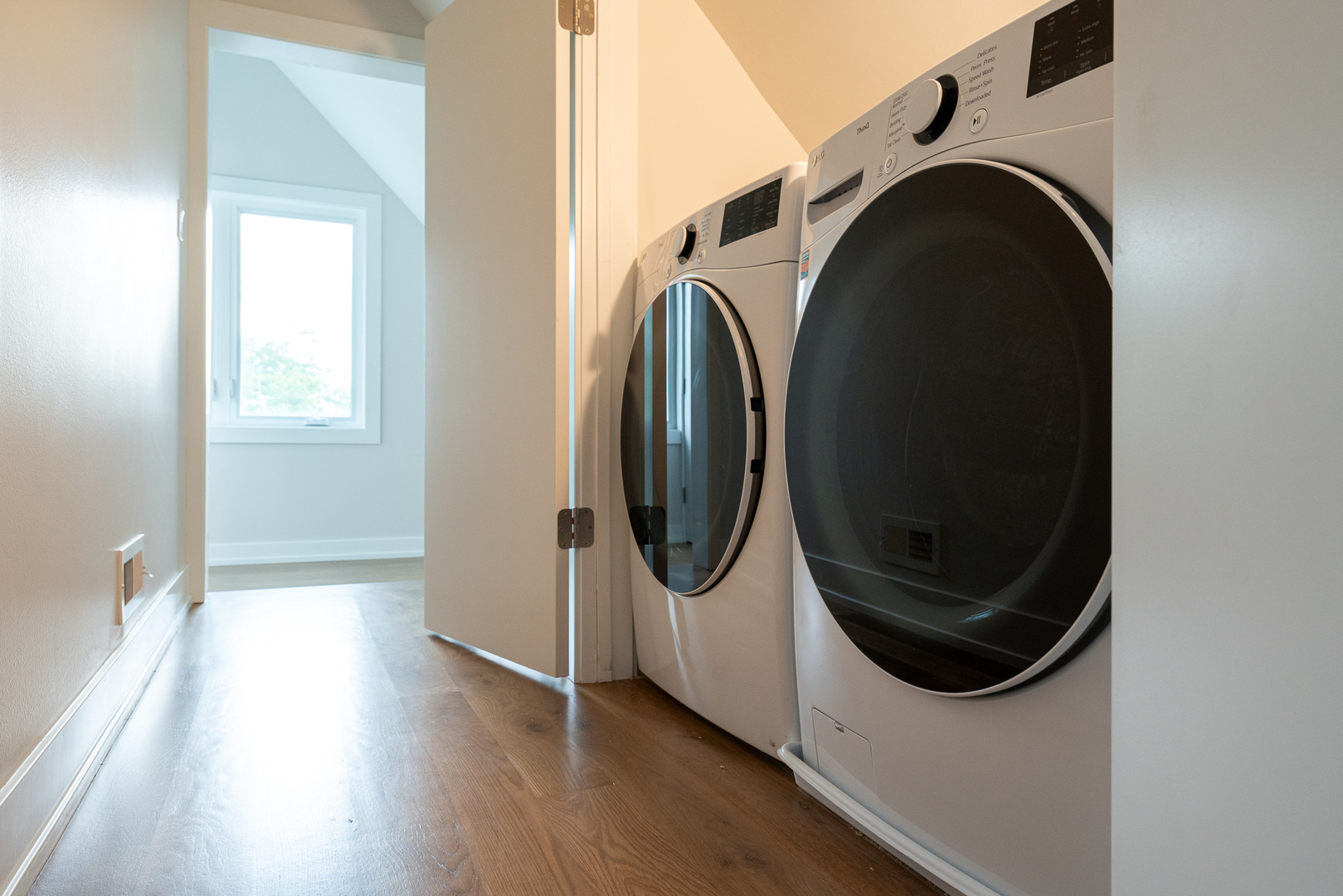 property viewer photo 27