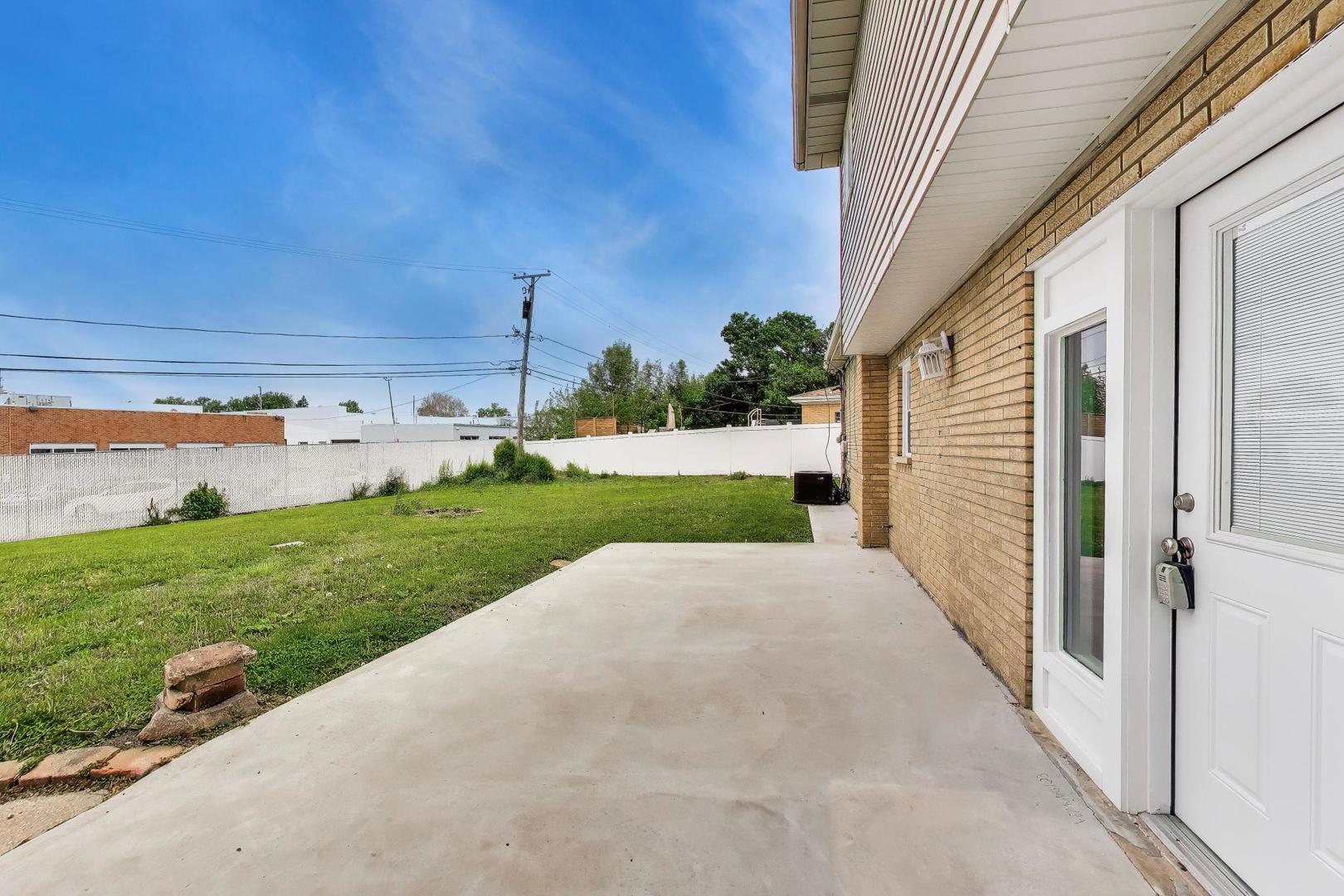 main property photo 41