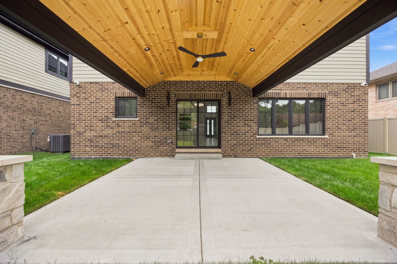 main property photo 40
