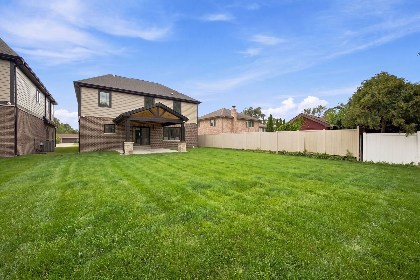 main property photo 41