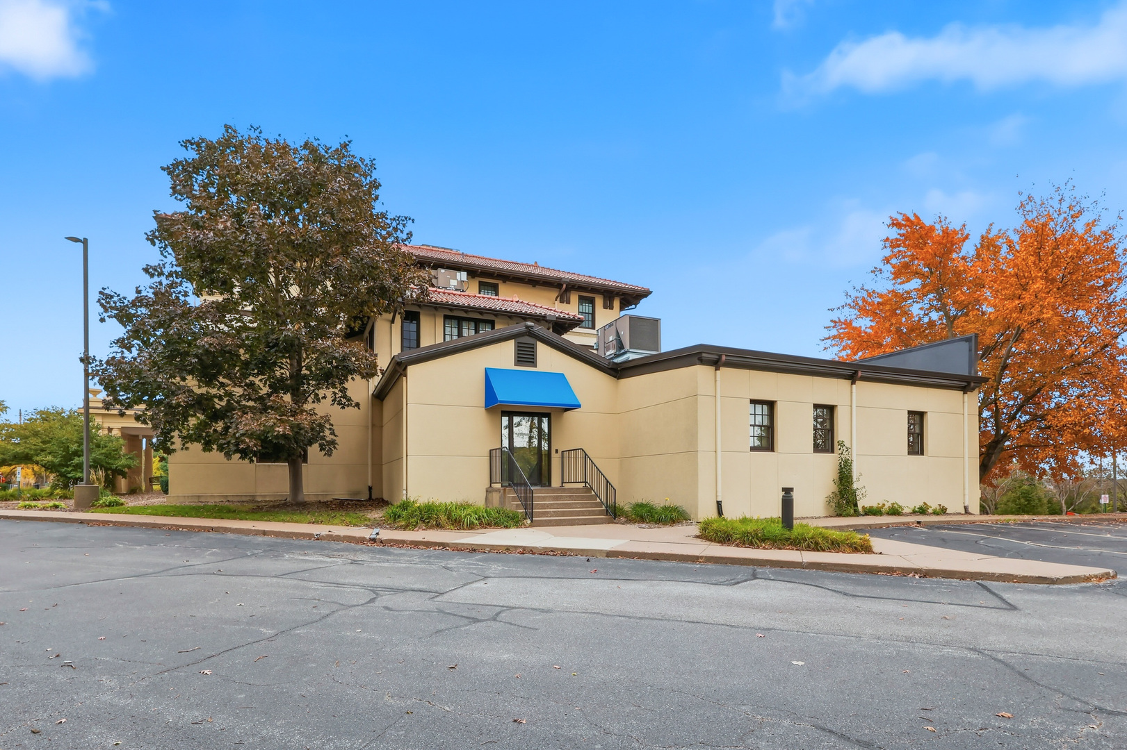 main property photo 16