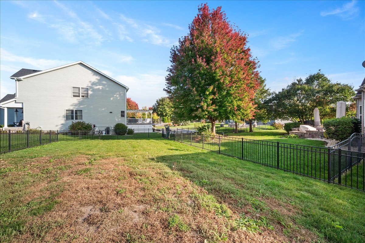 main property photo 25