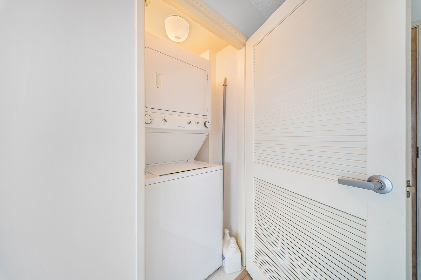 property viewer photo 9