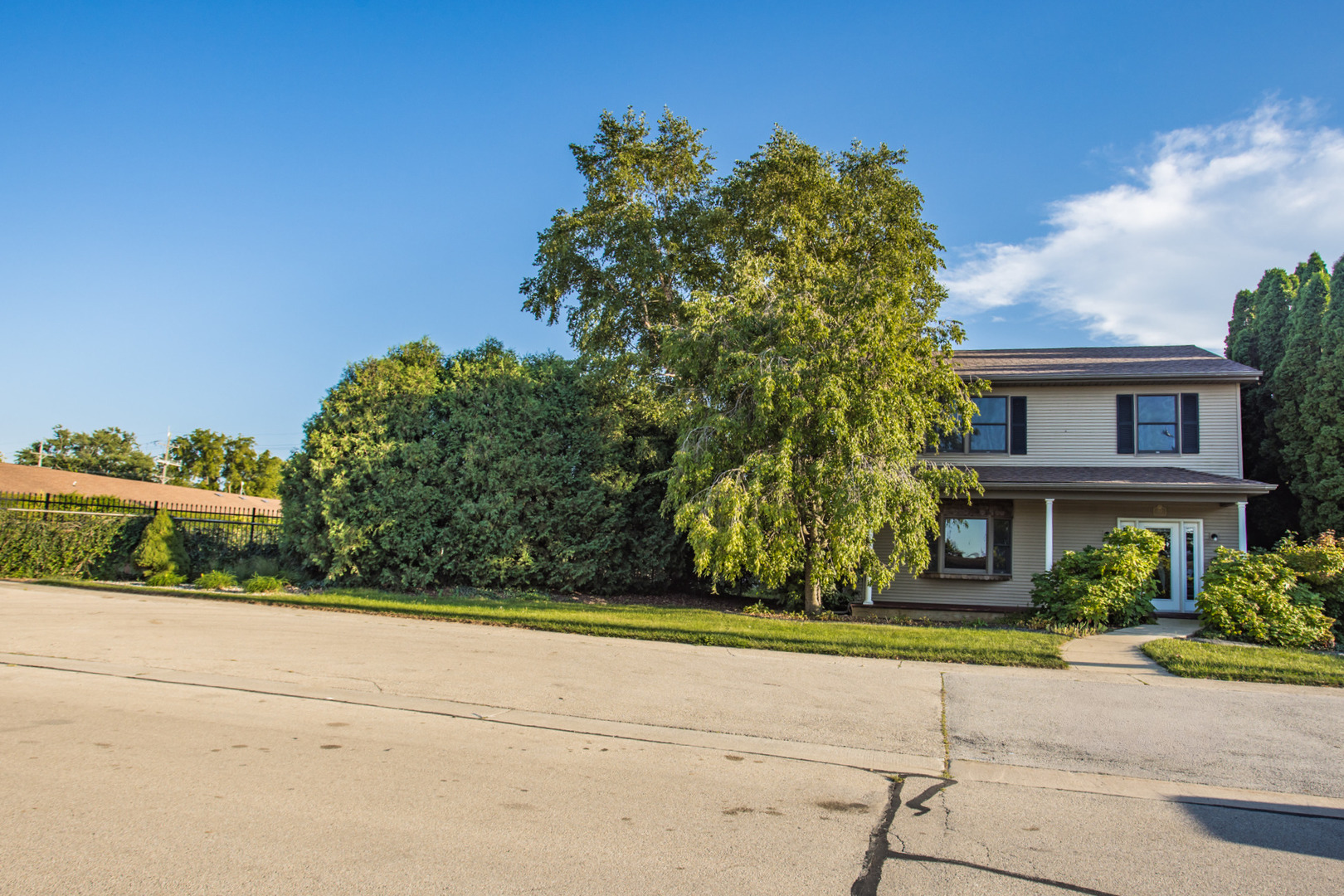 main property photo 20