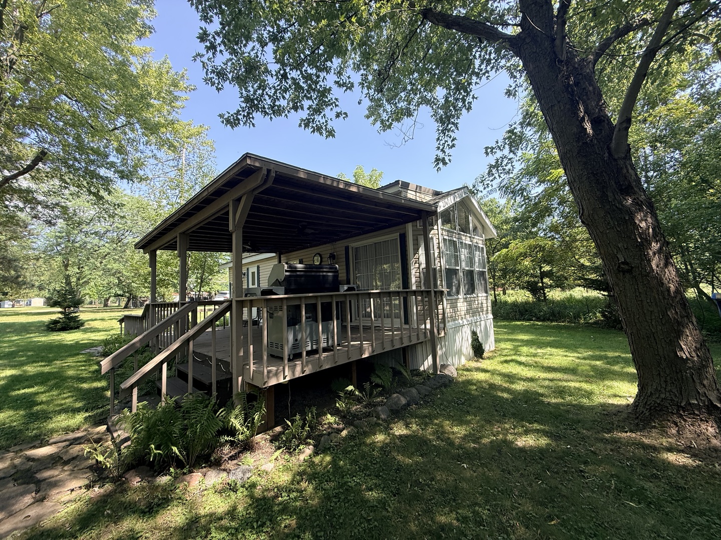 main property photo 30